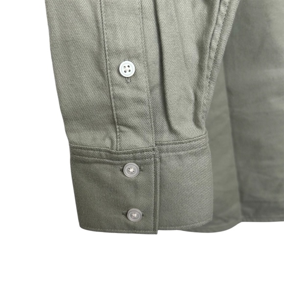 EVERLANE NWT The Boyfriend Shirt in Flannel, Seagrass, Size Medium - Picture 10 of 15